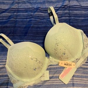 NWT Victoria’s Secret push up bra